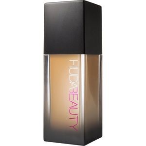 HUDA BEAUTY Faux Filter Foundation